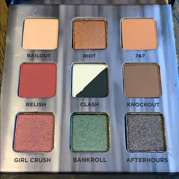 New in box Urban Decay ‘Troublemaker’ Set - Picture 4 of 6